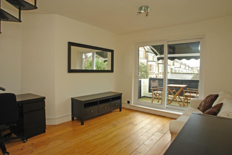 Oakhurst Grove, East Dulwich, London, SE22
