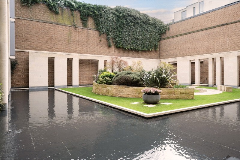 Montrose Place, London, SW1X