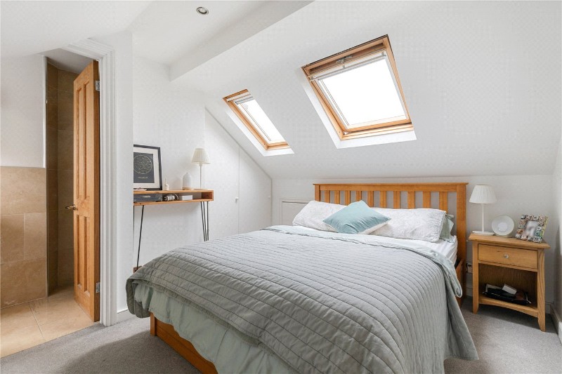 Fieldhouse Road, London, SW12