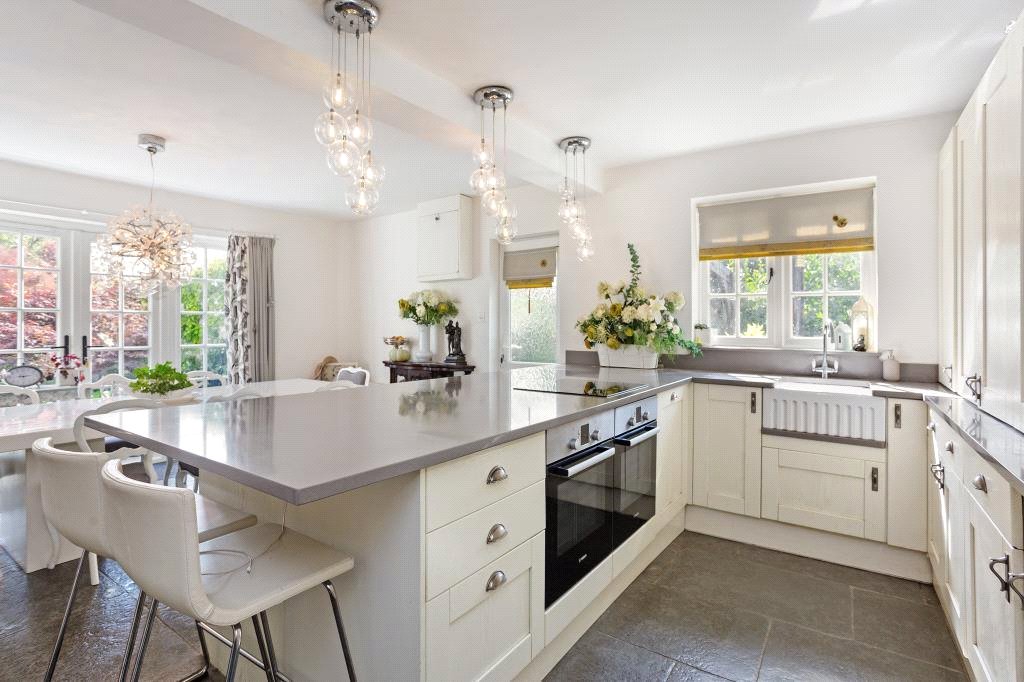 A KITCHEN 1.jpg