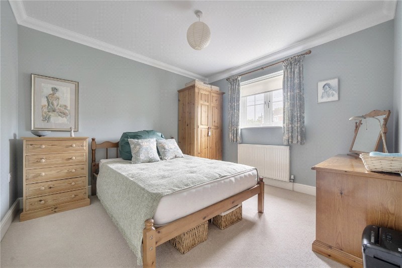 Bishops Road, Farnham, Surrey, GU9