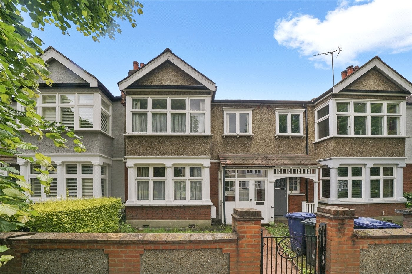 3 bedroom property for sale in Cairn Avenue, London, W5 (Ref EAL220085