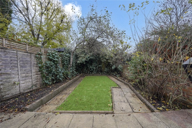 Rathcoole Avenue, London, N8