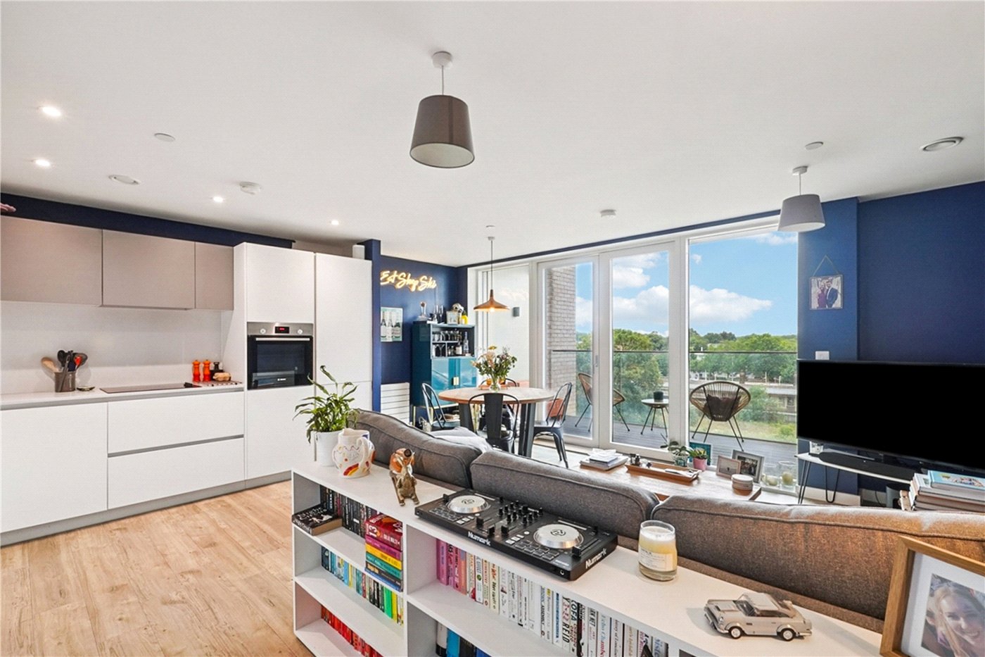 Kitchen/Reception