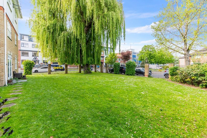 Montana Gardens, London, SE26