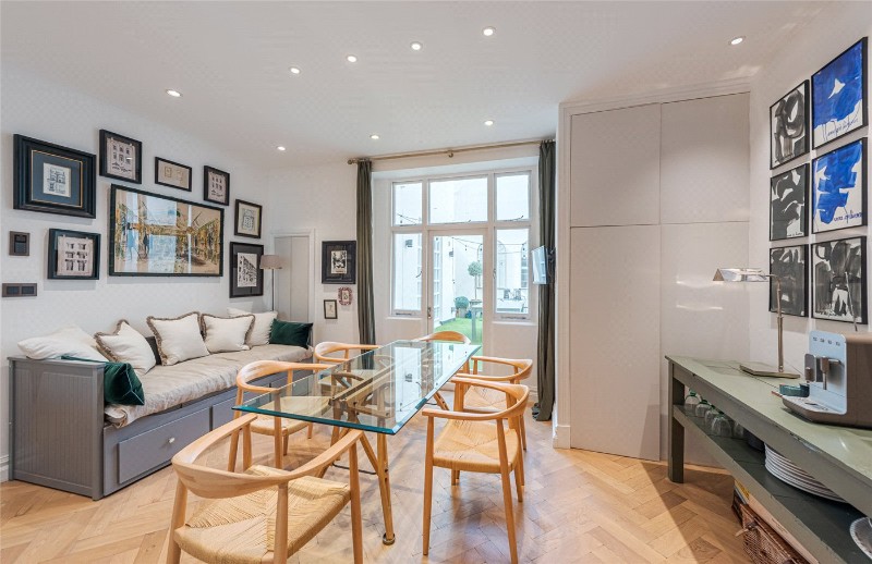 Warwick Square, London, SW1V