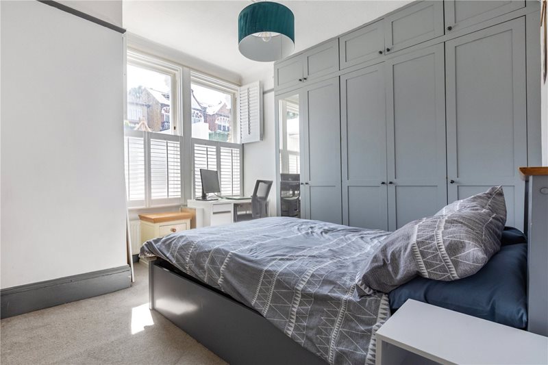 Knollys Road, London, SW16