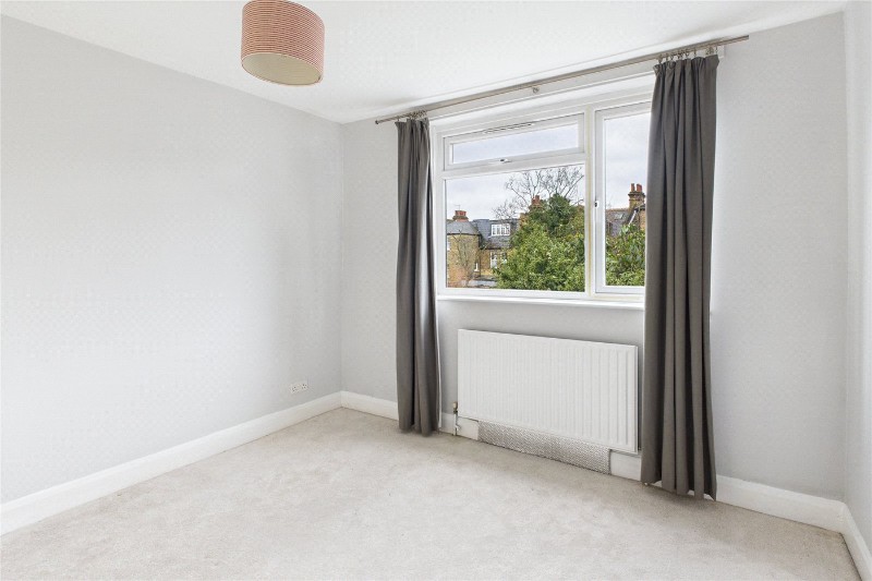 Holmdene Avenue, London, SE24