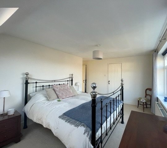 West Street, Farnham, Surrey, GU9