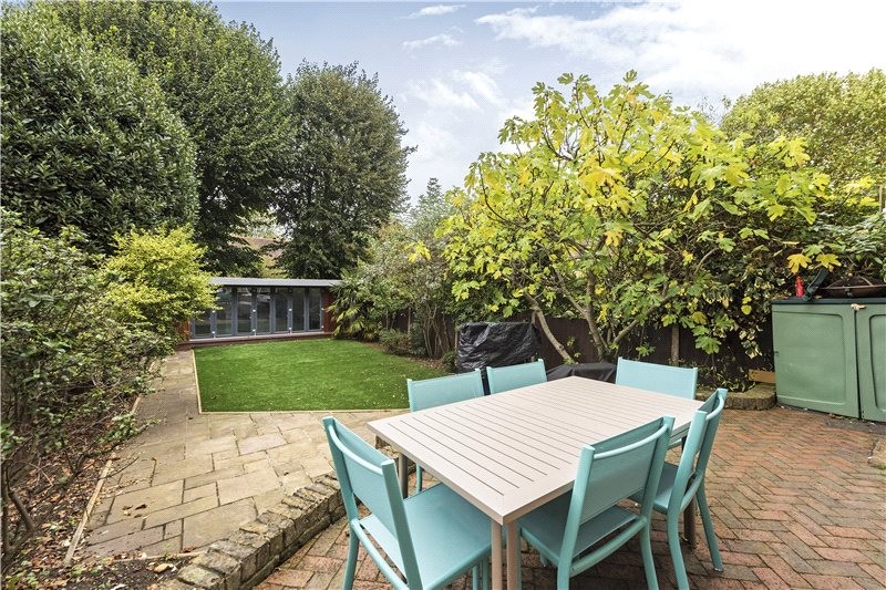 Westmoreland Road, Barnes, London, SW13