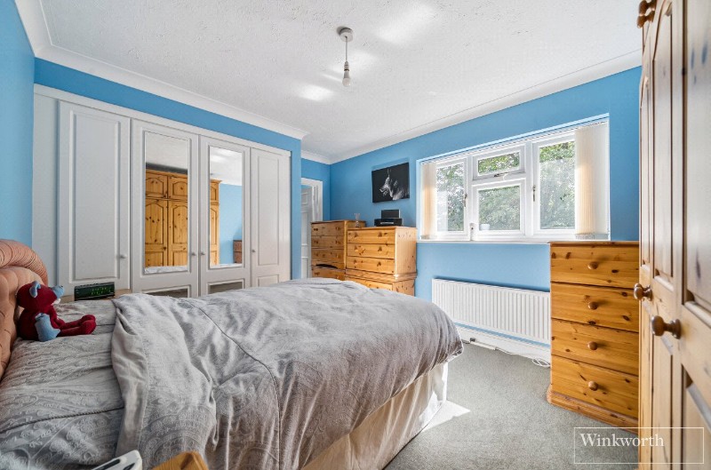 Heywood Drive, Bagshot, Surrey, GU19