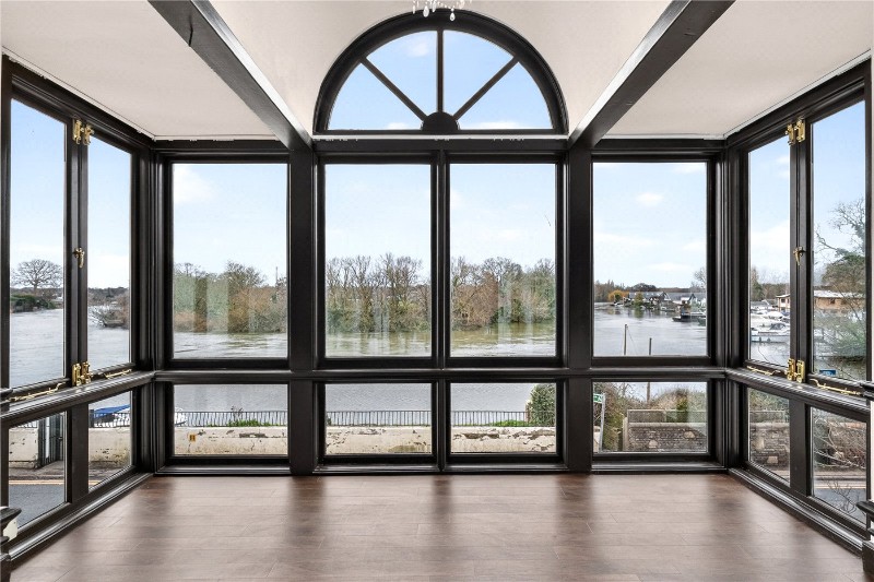 Russell Road, Shepperton, Surrey, TW17