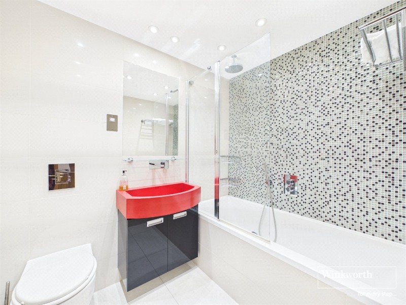 Edgeworth Crescent, London, NW4