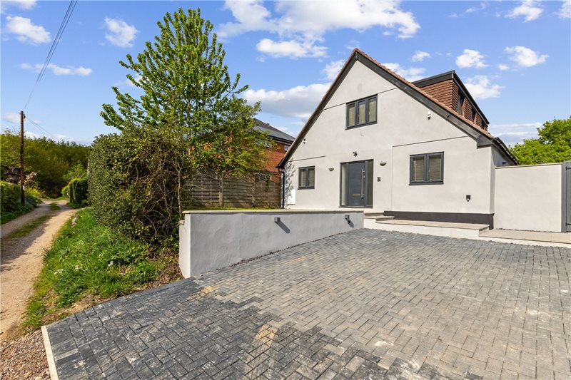 Sandy Lane, Chobham, Surrey, GU24