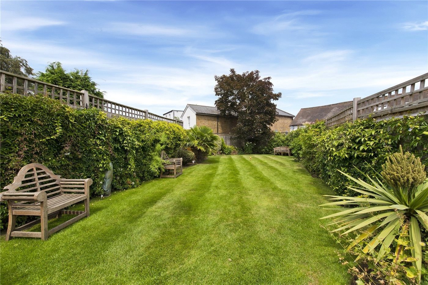 4 bedroom property for sale in Pine Grove, Weybridge, Surrey, KT13 £