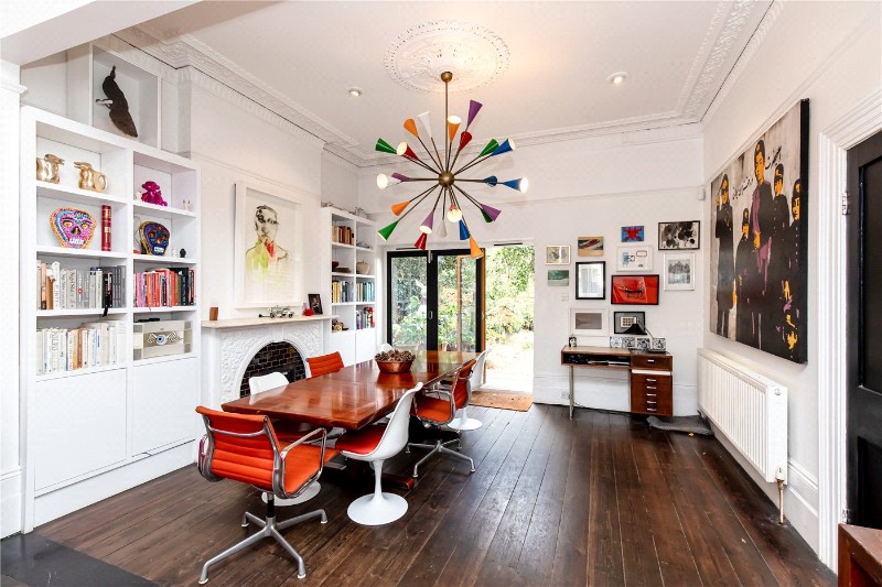 Avenue Crescent, London, W3