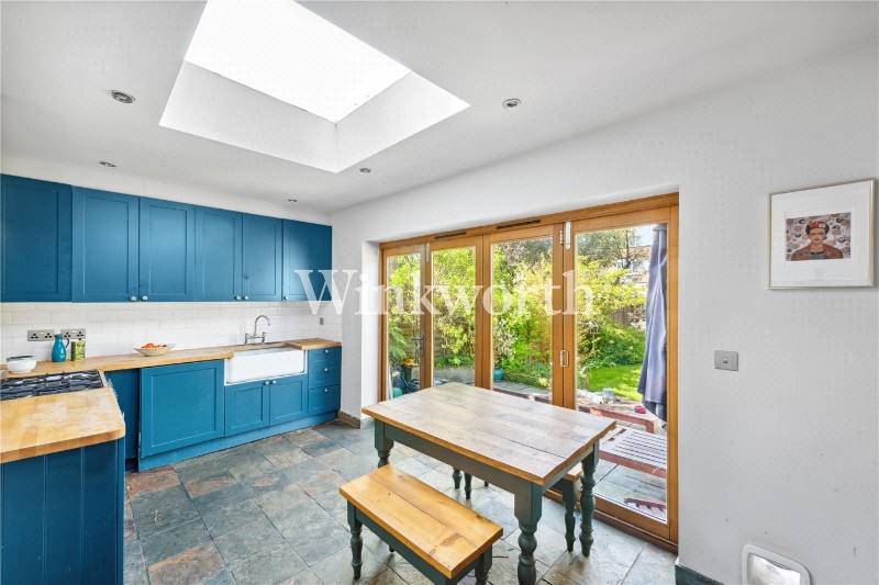 Lausanne Road, London, N8