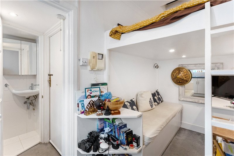 Queen's Gate, London, SW7