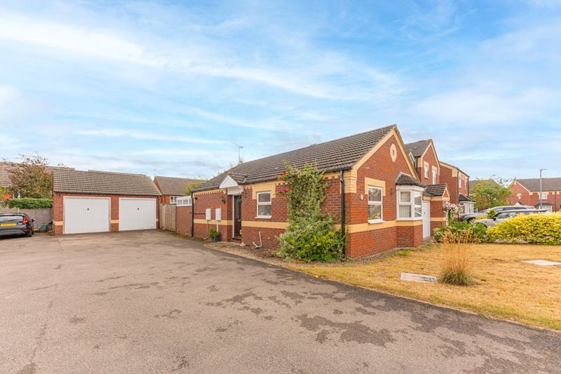Bolyfant Crescent, Whitnash, Leamington Spa, Warwickshire, CV31
