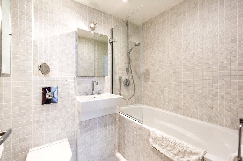 Rosebery Avenue, London, EC1R