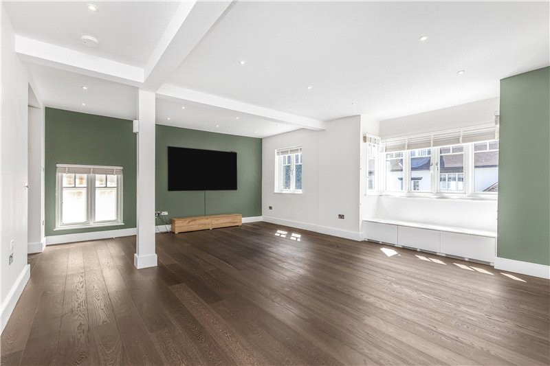 Beverley Close, Barnes, London, SW13