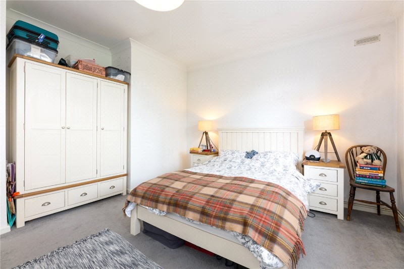 Dounesforth Gardens, London, SW18