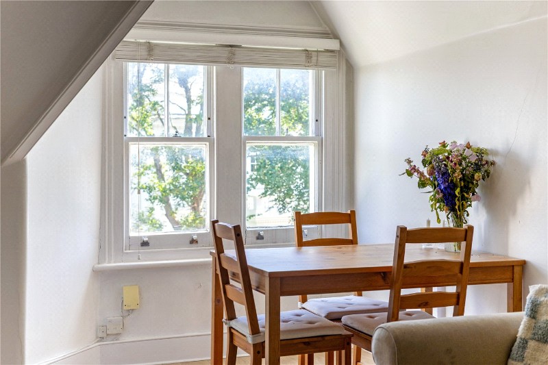 Larkhall Rise, London, SW4