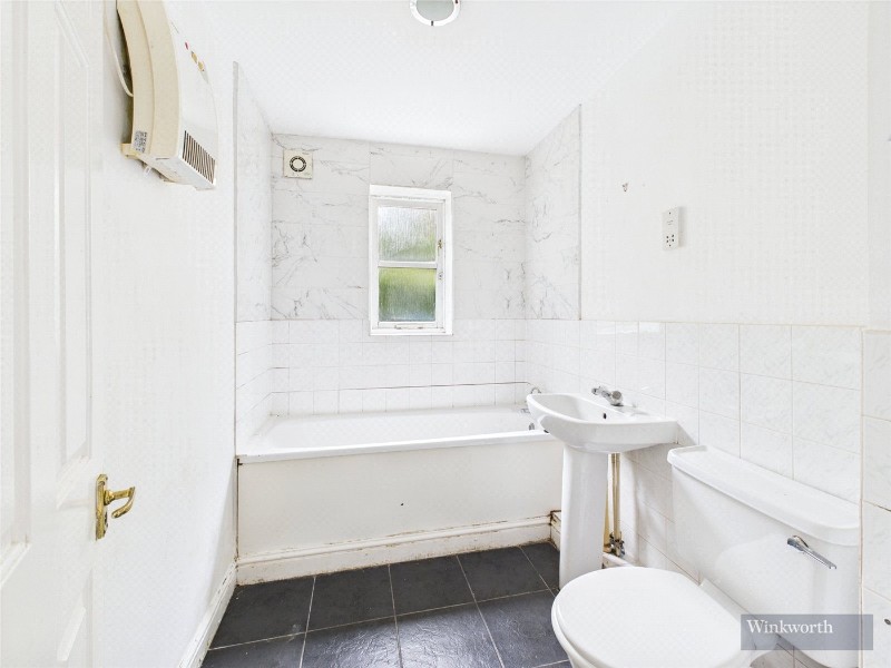 Donald Woods Gardens, Surbiton, KT5