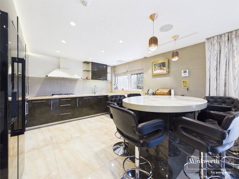 Edgeworth Crescent, London, NW4