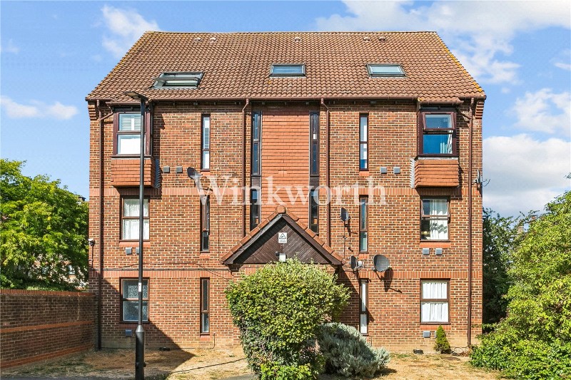 Pilgrims Close, London, N13