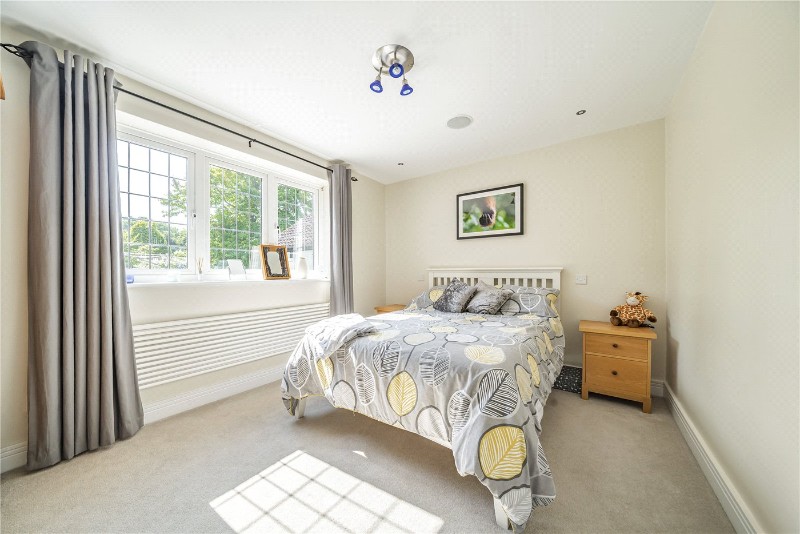 Hale House Lane, Churt, Farnham, Surrey, GU10