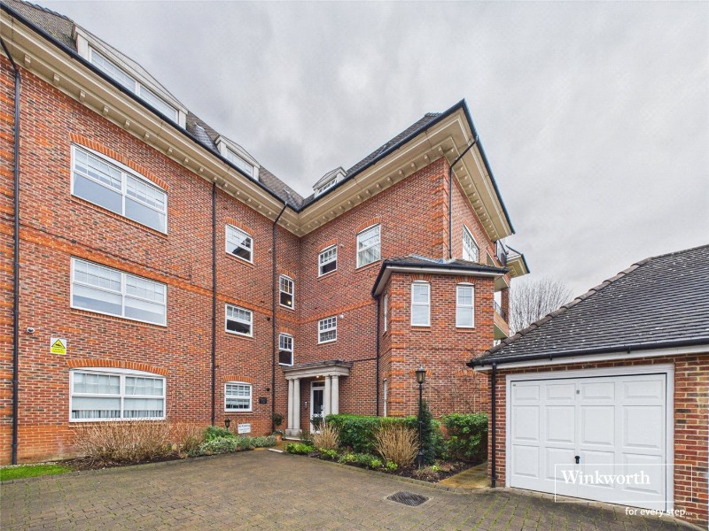 Turnberry Close, London, NW4