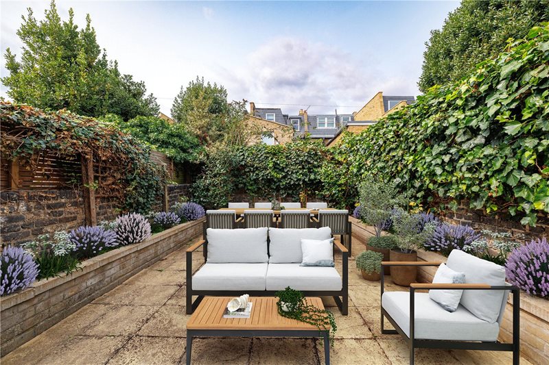Basuto Road, London, SW6