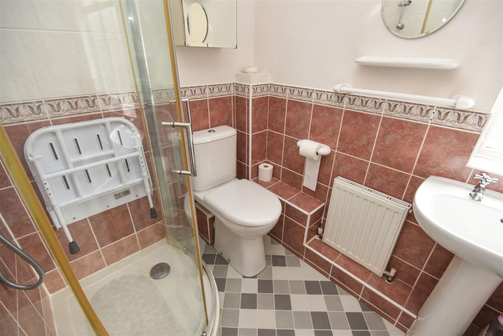 A BATHROOM.JPG