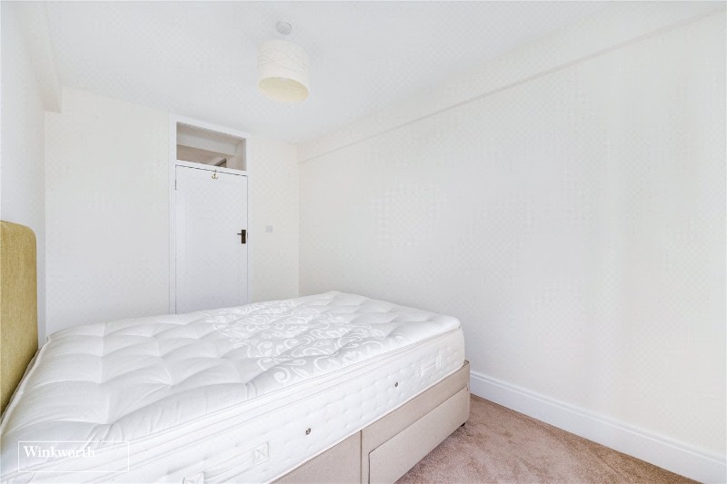 Sutton Lane North, London, W4