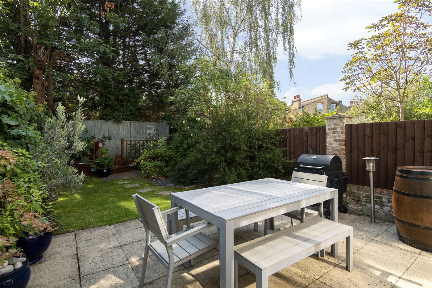 2 bedroom property for sale in Mount Ephraim Lane, London, SW16 (Ref