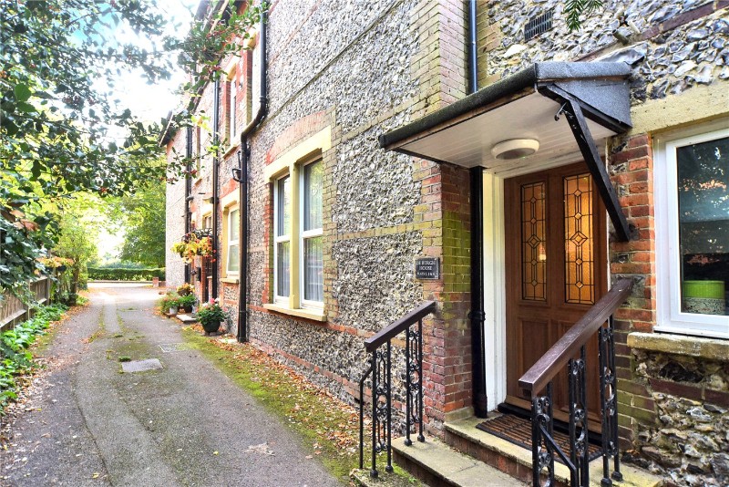 Avenue Road, Banstead, Surrey, SM7