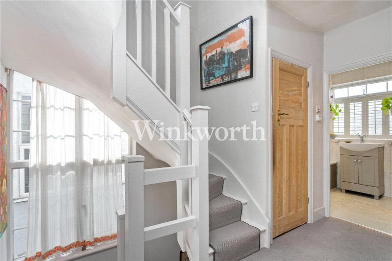 River Avenue, London, N13