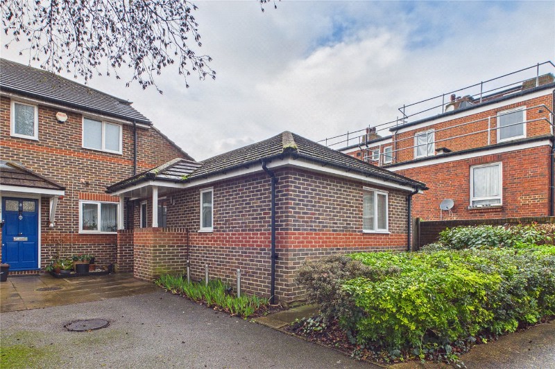 Byron Close, London, SW16