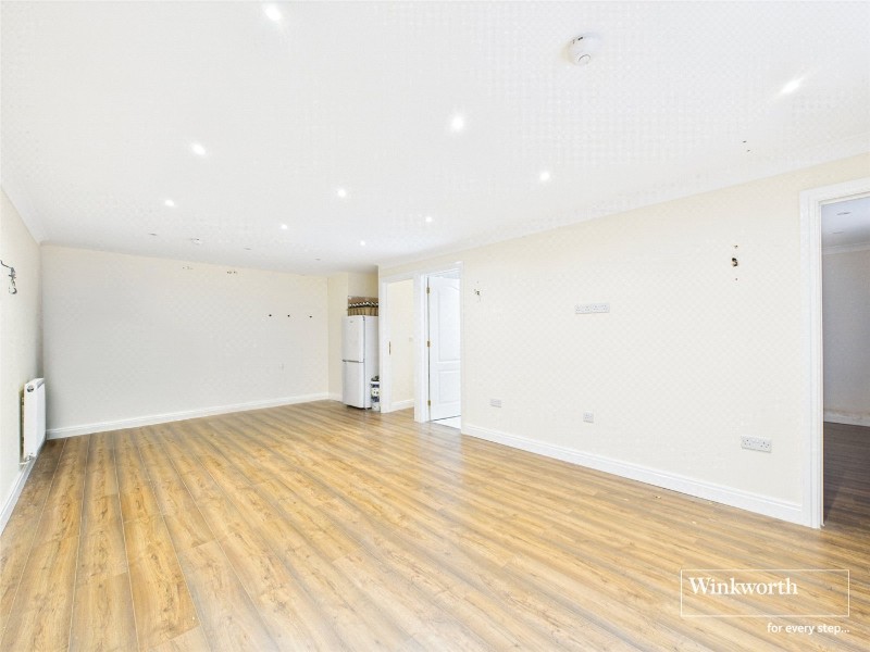 Sturgess Avenue, London, NW4