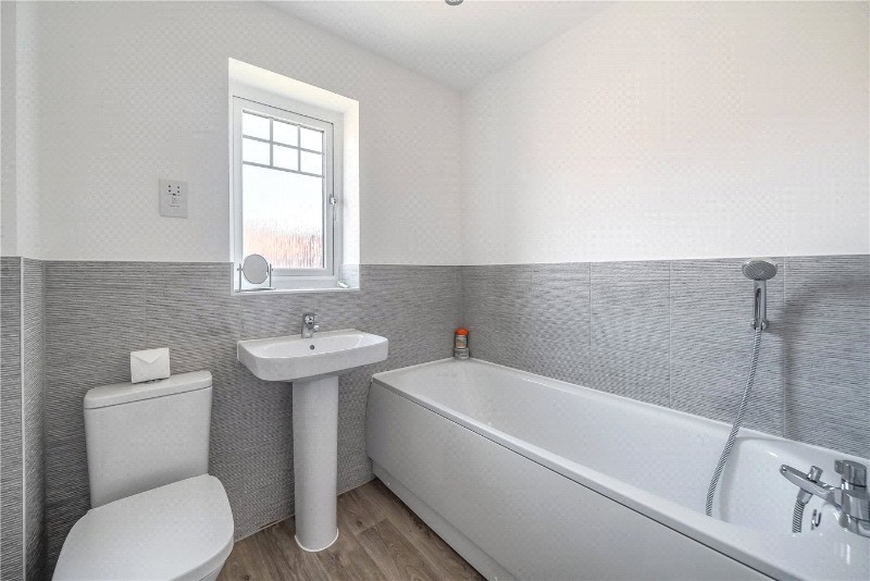 Keepsake Close, Farnham, Surrey, GU9