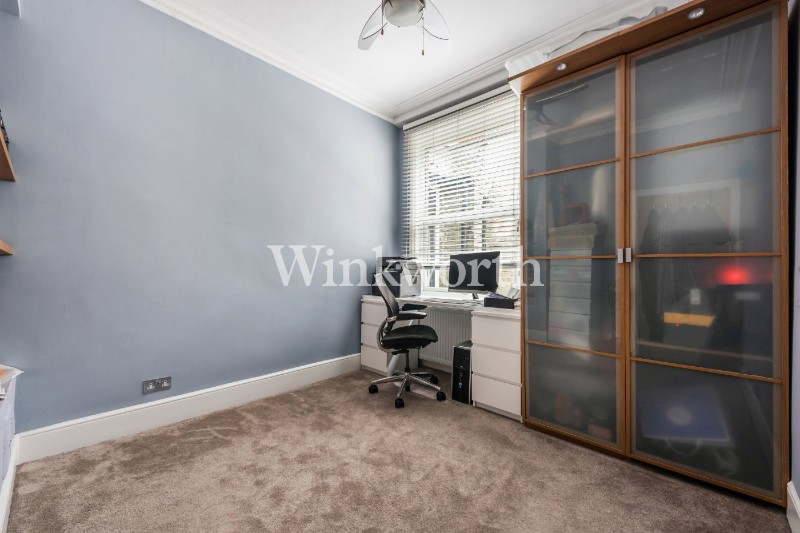 Broomfield Avenue, London, N13