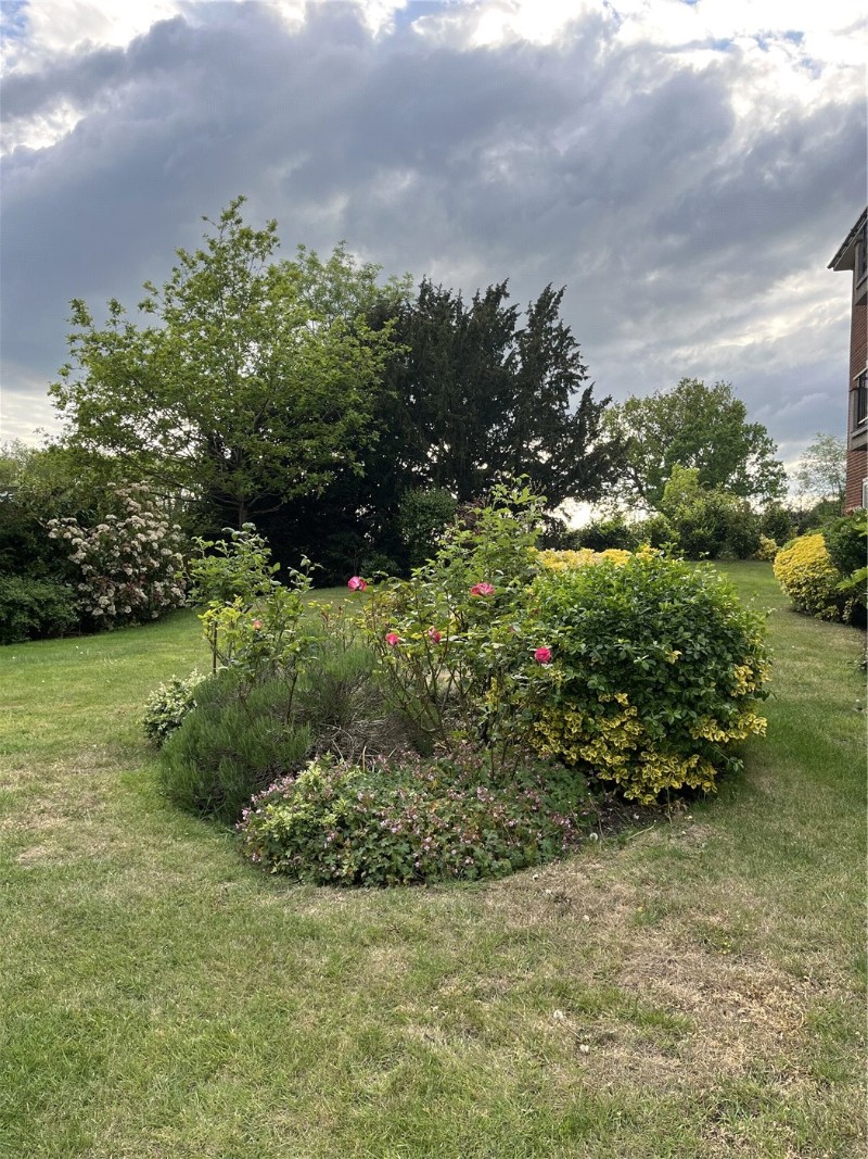 Knowl Park, Elstree, Borehamwood, Hertfordshire, WD6