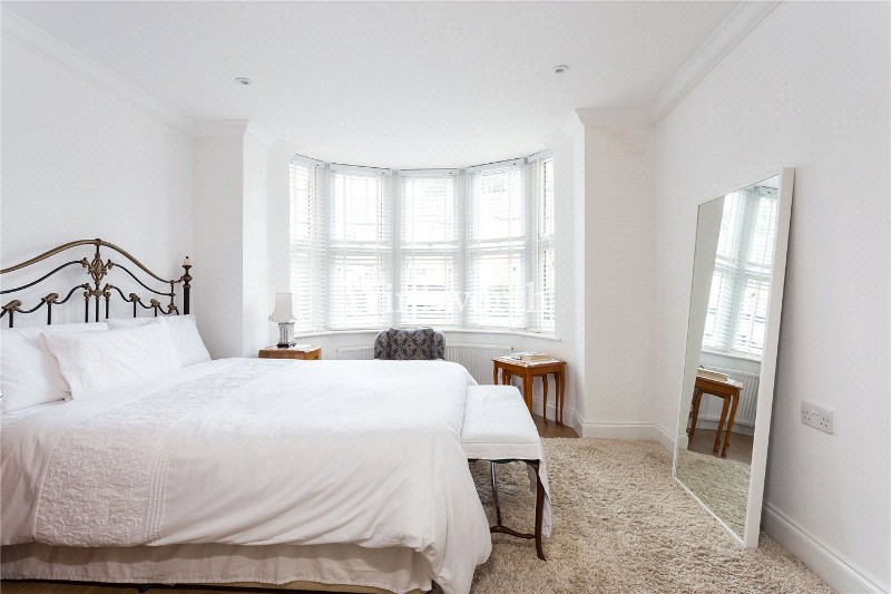 Riverway, London, N13