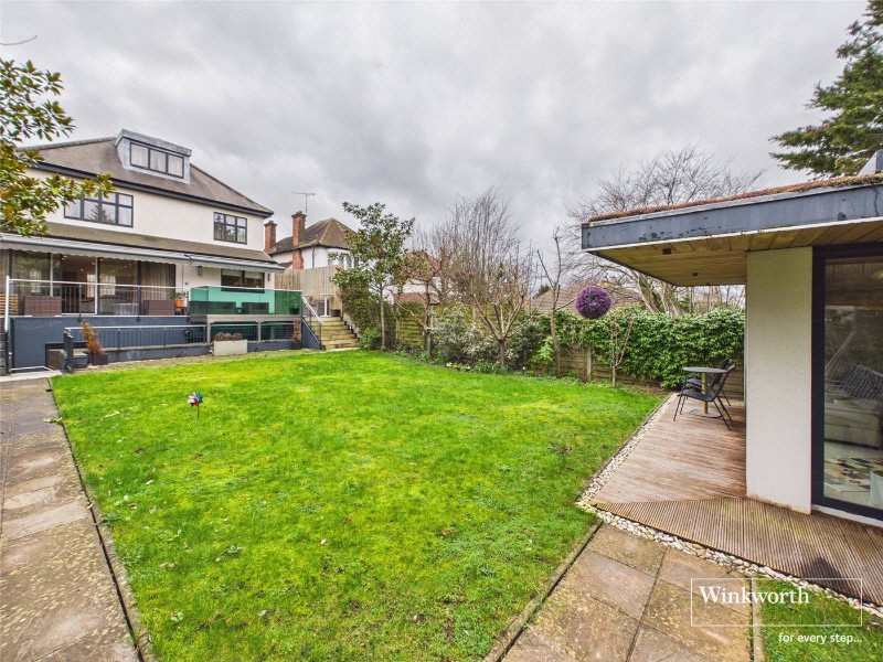 Edgeworth Crescent, London, NW4