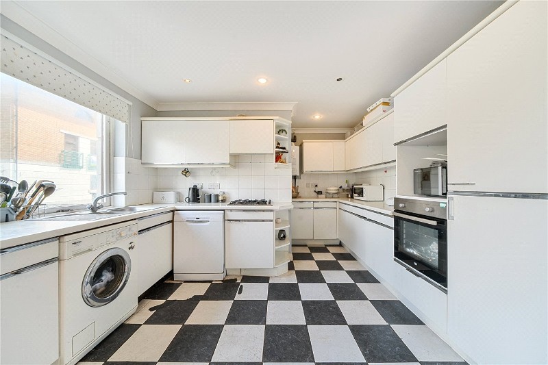 Plover Way, London, SE16