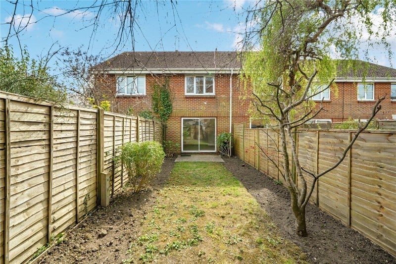 Whitlet Close, Farnham, Surrey, GU9