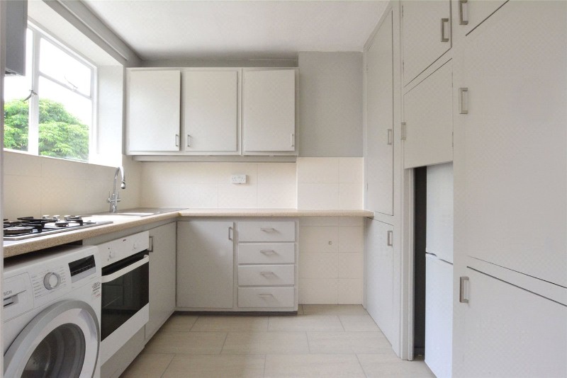 Courtlands Avenue, London, SE12