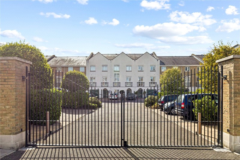 Pavilion Square, London, SW17
