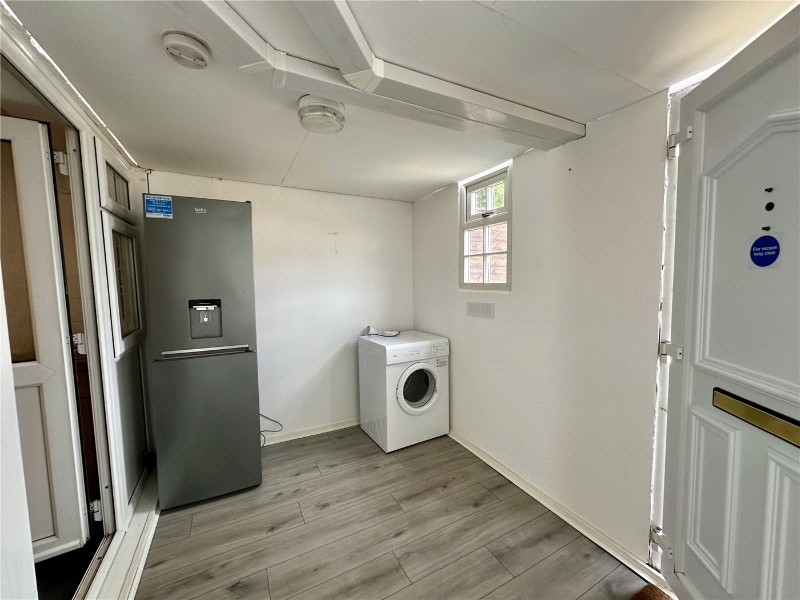 Barrie Road, Farnham, Surrey, GU9